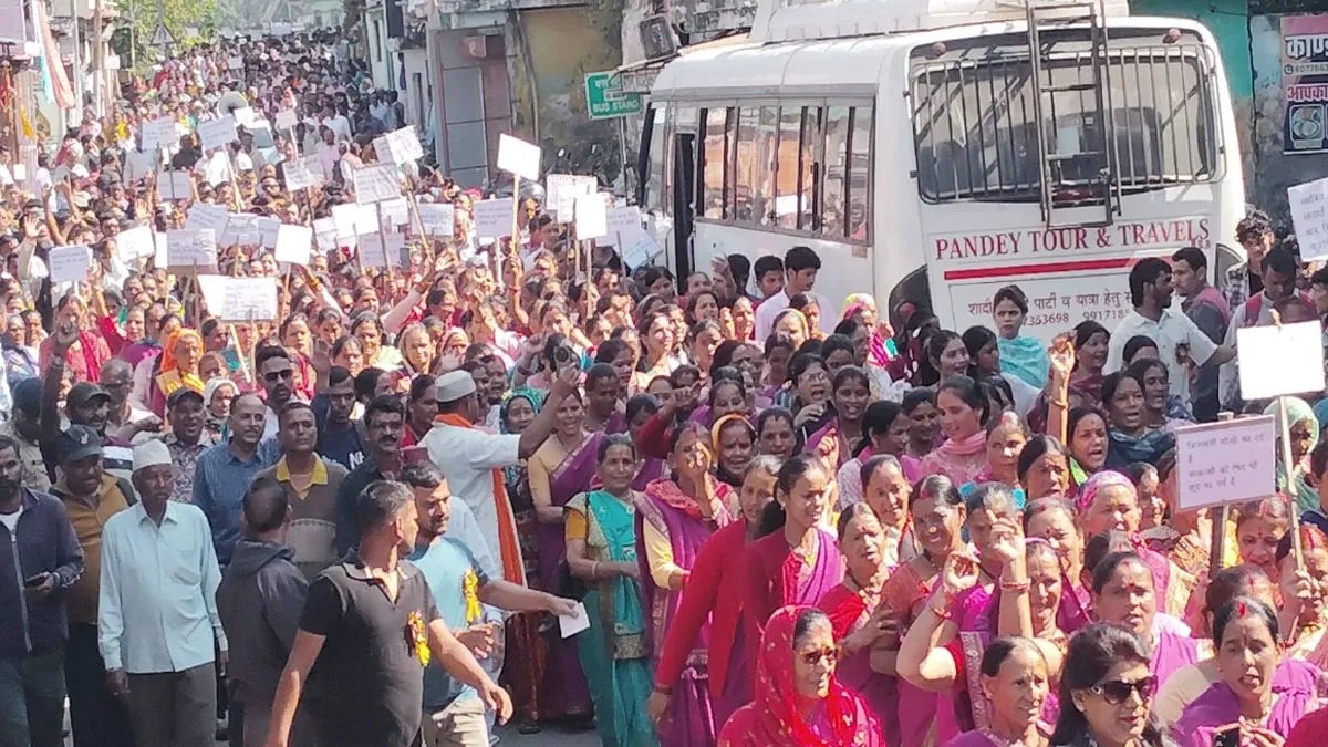 Uttarakhand : चौखुटिया में स्वास्थ्य सेवाओं की मांग को लेकर सड़क पर उतरे लोग