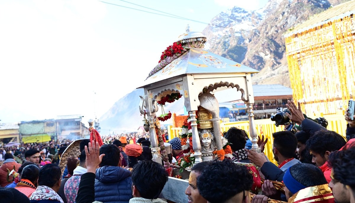 Chardham Yatra: बंद हुए केदारनाथधाम के कपाट, पंच विग्रह डोली ऊखीमठ रवाना, अब शीतकालीन चारधाम यात्रा शुरू