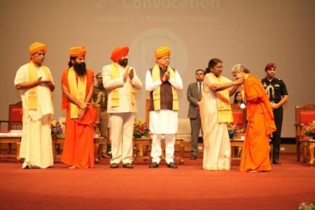 न केवल आत्म-विकास बल्कि राष्ट्र-निर्माण में सक्रिय भूमिका निभाएं युवा : राष्ट्रपति द्रौपदी मुर्मू