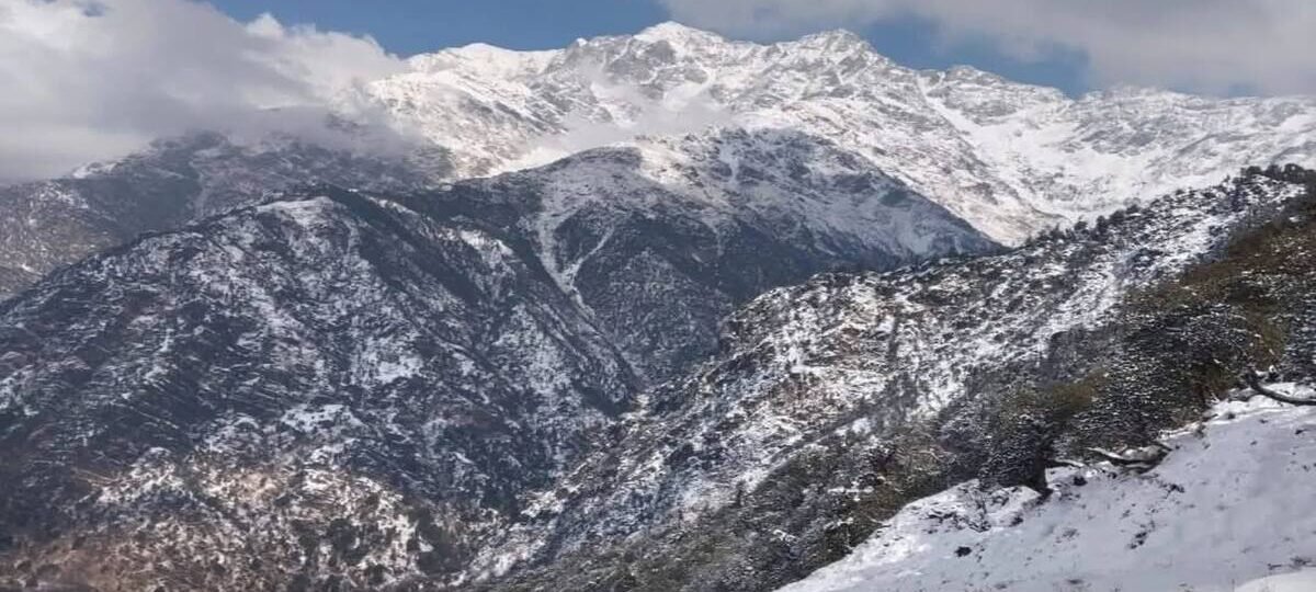 चिंताजनक : जनवरी में भी काला दिख रहा शंभू ग्लेशियर