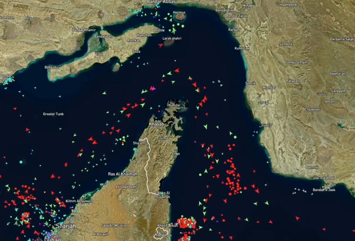 होर्मुज स्ट्रेट पर बढ़ता तनाव: ईरान-अमेरिका टकराव से वैश्विक ऊर्जा सुरक्षा पर मंडराया संकट