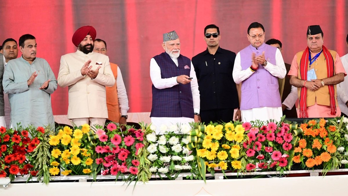 प्लास्टिक और कूड़ा देवभूमि की पवित्रता पर प्रहार : पीएम मोदी