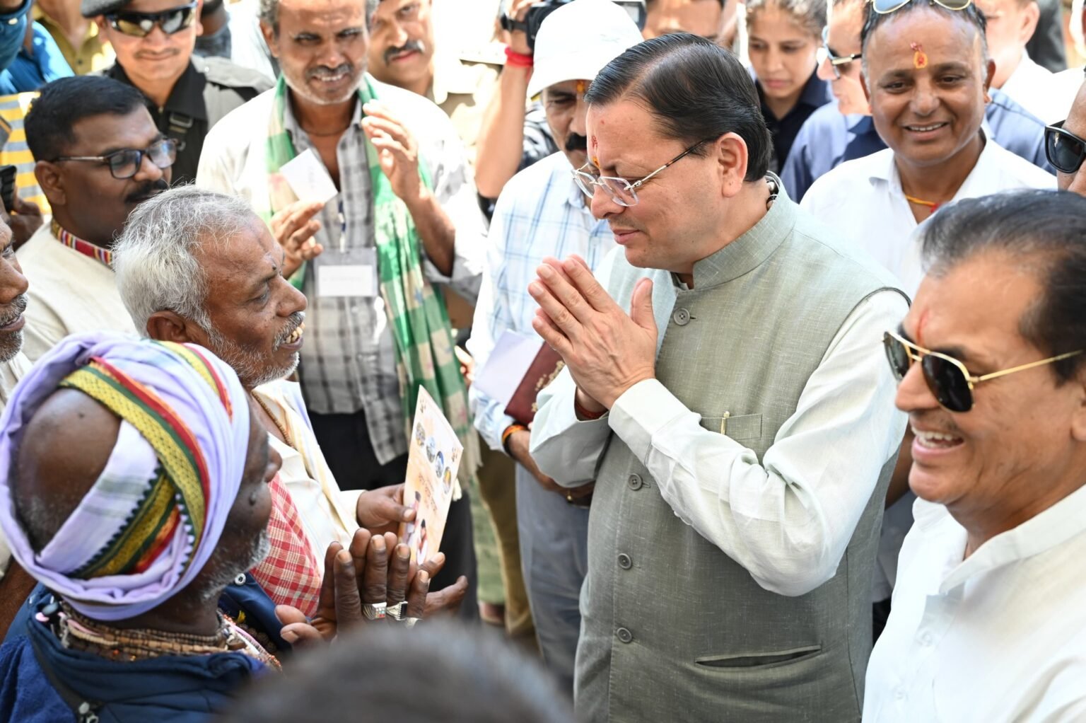 चारधाम यात्रियों की सुविधा सर्वोच्च प्राथमिकता, ऋषिकेश ट्रांजिट कैंप पहुंचे सीएम धामी