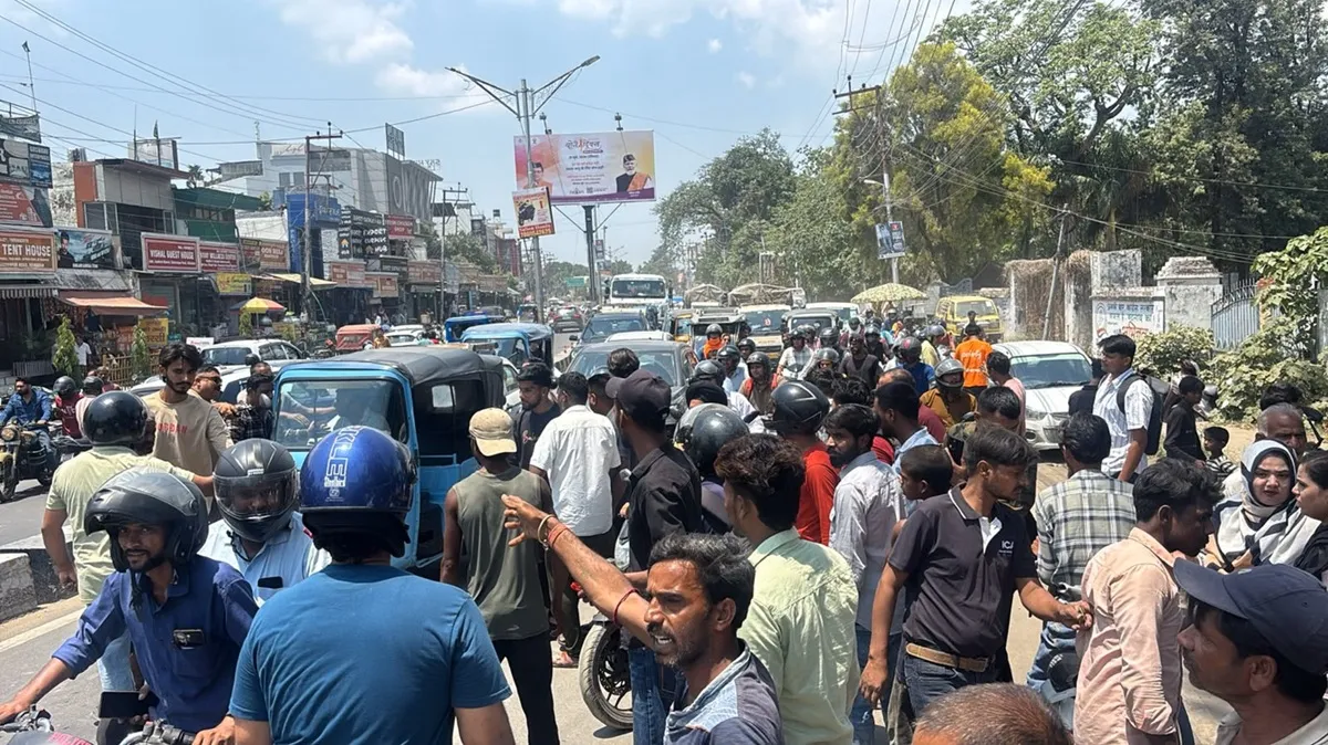देहरादून में दर्दनाक सड़क हादसा, सिटी बस ने छह लोगों को रौंदा