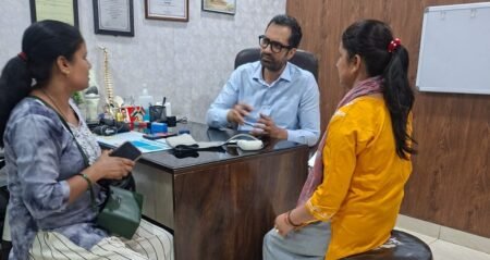 उत्तराखंड के साइलेंट हीरो : दो घंटे जरूरतमंदों के नाम, फीस सिर्फ 5 रुपये…युवा डॉक्टर की खामोश मुहिम